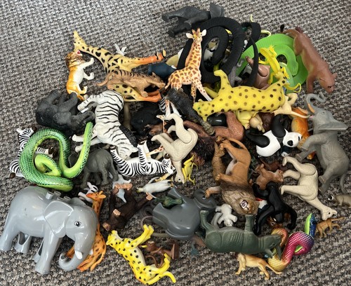 Large lot 80x toy zoo - large,