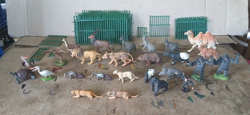 Britains etc plastic zoo - etc,