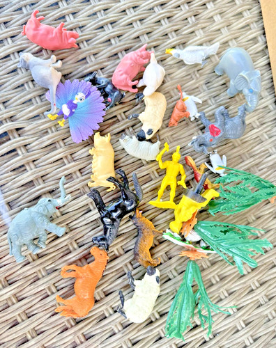Mixed lot plastic - mixed, animal